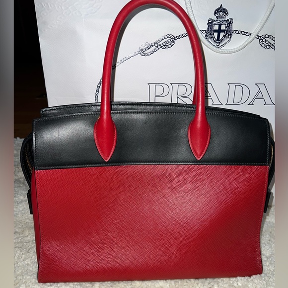 Prada vintage shoulder bag - Picture 3 of 9